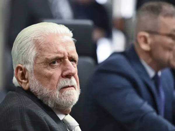 Jaques Wagner, líder do governo Lula no Senado, é alvo de operação da Polícia Federal no Caso Master